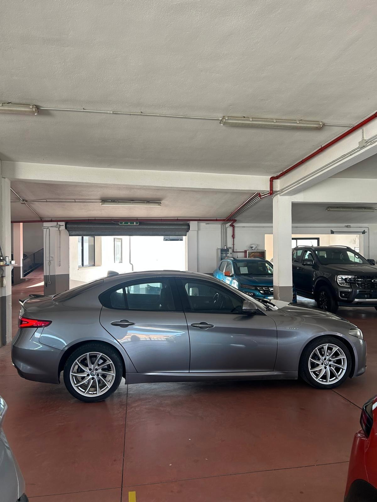 Alfa Romeo Giulia 2.2 Turbodiesel 210 CV AT8 AWD Q4 Veloce