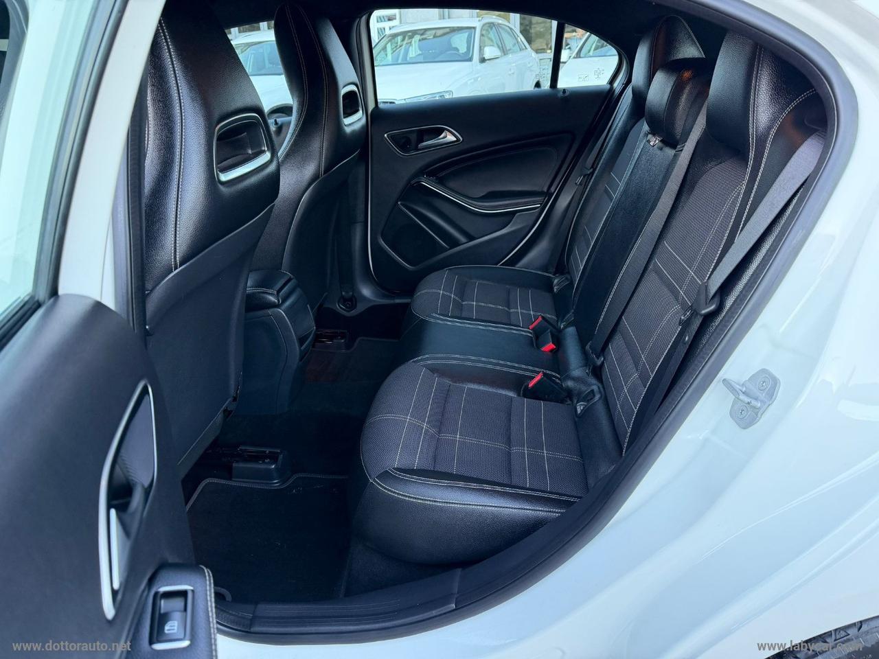MERCEDES-BENZ A 180 d Premium