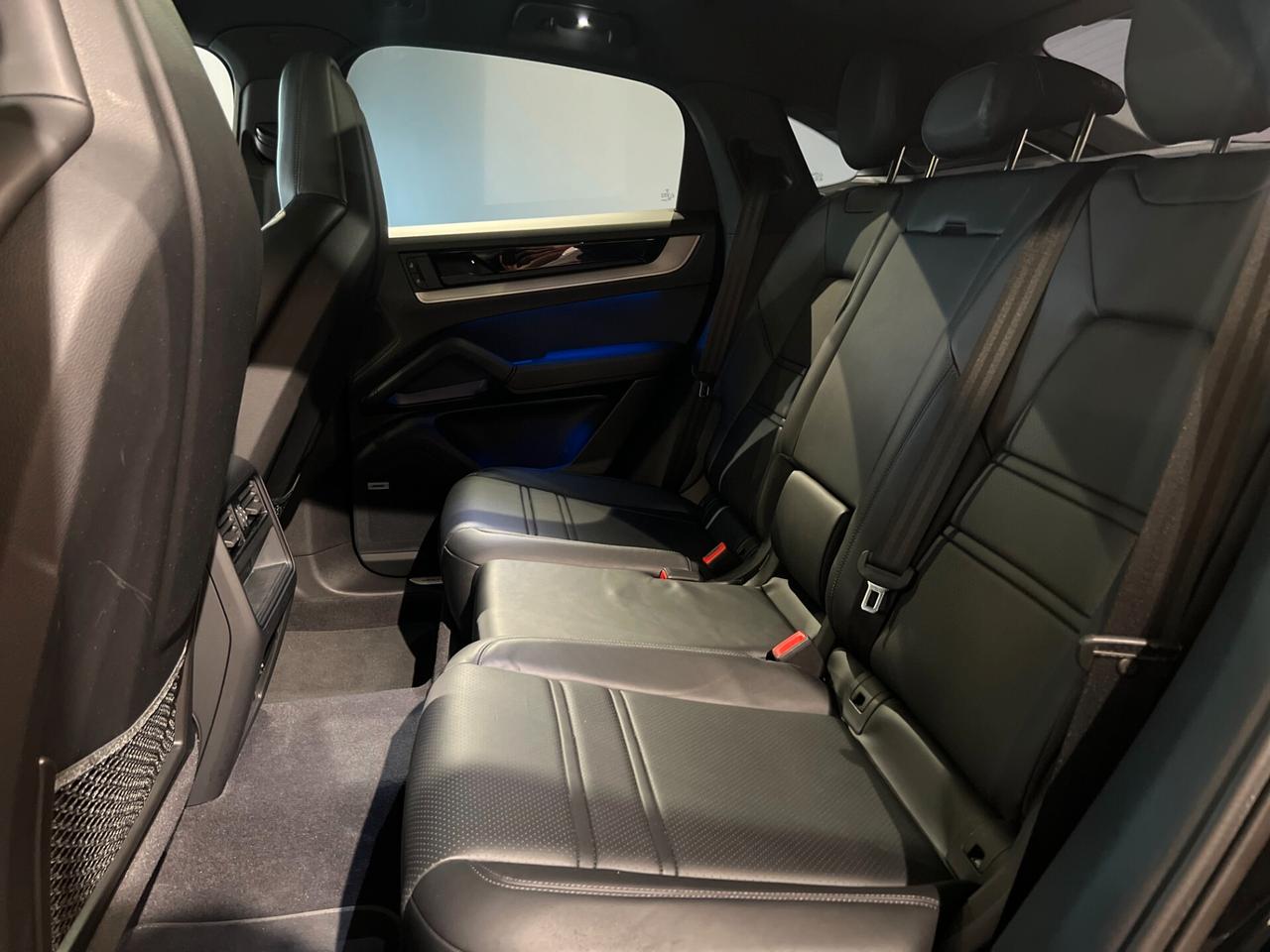 Porsche Cayenne Coupé 3.0 V6 - 3Screens