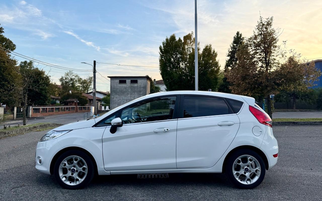 Ford Fiesta 1.4 5 porte Bz.- GPL Titanium
