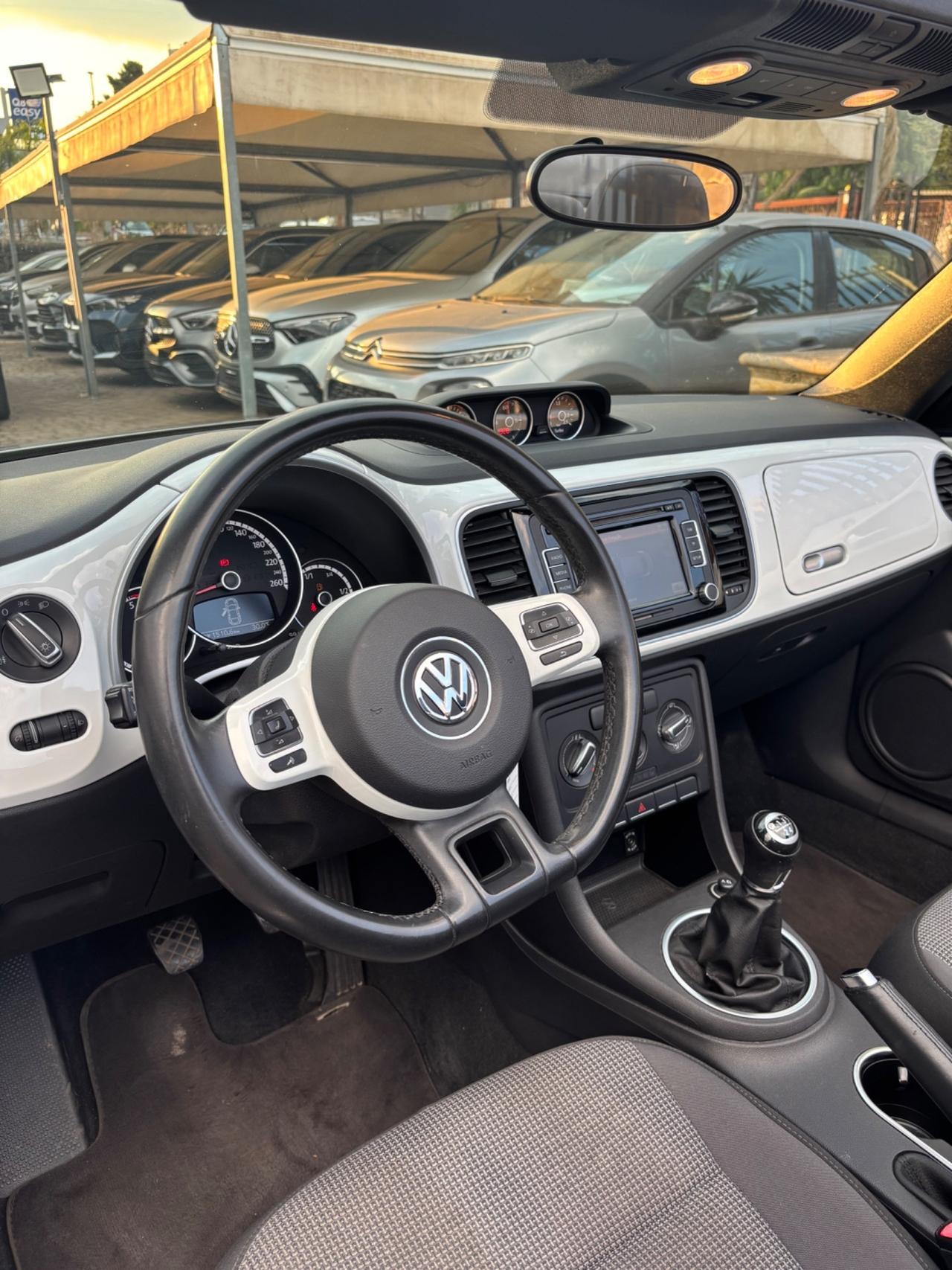 Volkswagen Maggiolino Cabrio 1.6 TDI Design 2014