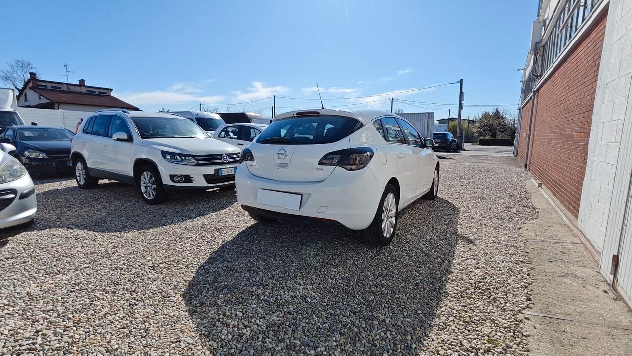 Opel Astra 1.7 CDTI 110CV 5 porte Cosmo