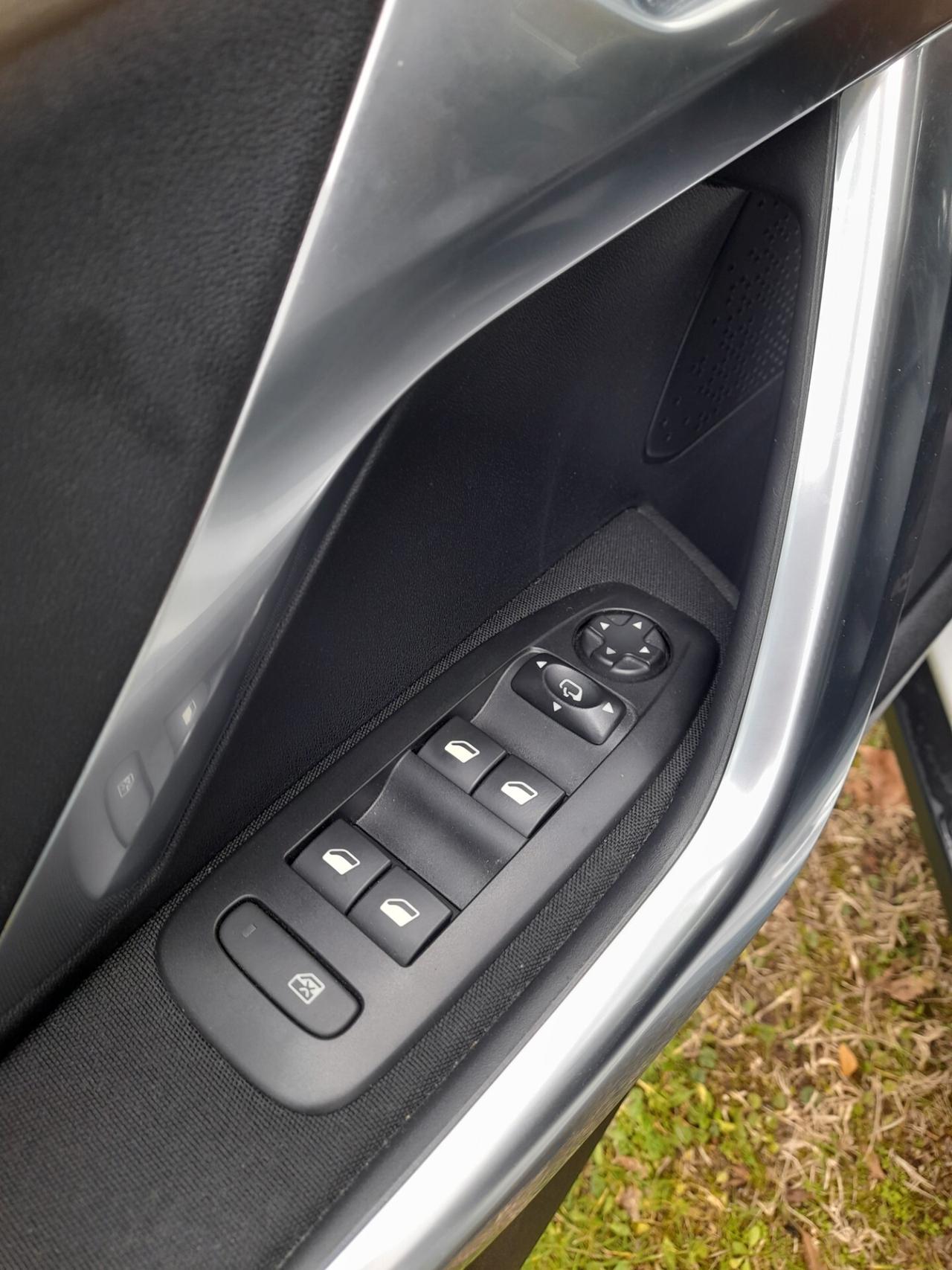 Peugeot 2008 PureTech Turbo 110