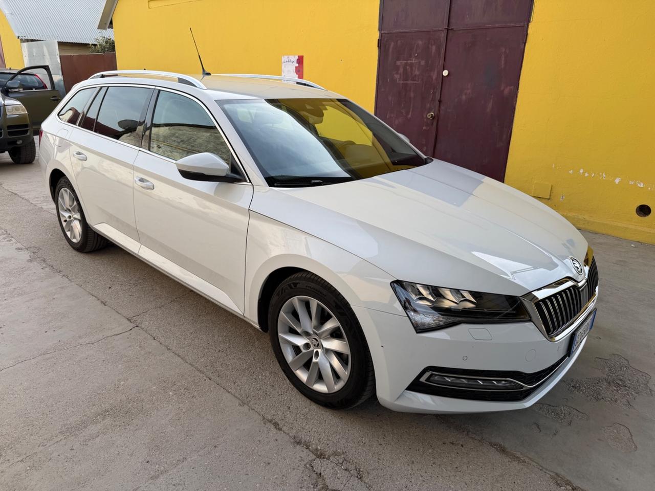 Skoda Superb 2.0 TDI 200 CV DSG 4x4 Full Optional