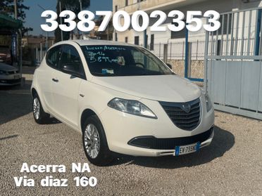 Lancia Ypsilon 0.9 TwinAir 85 CV 5 porte Metano Ecochic Gold pari al nuovo 2014