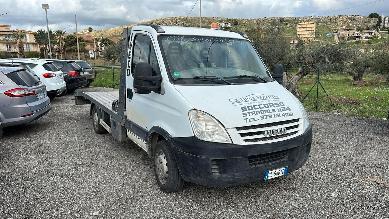 Iveco Daily carroattrezzi patente b