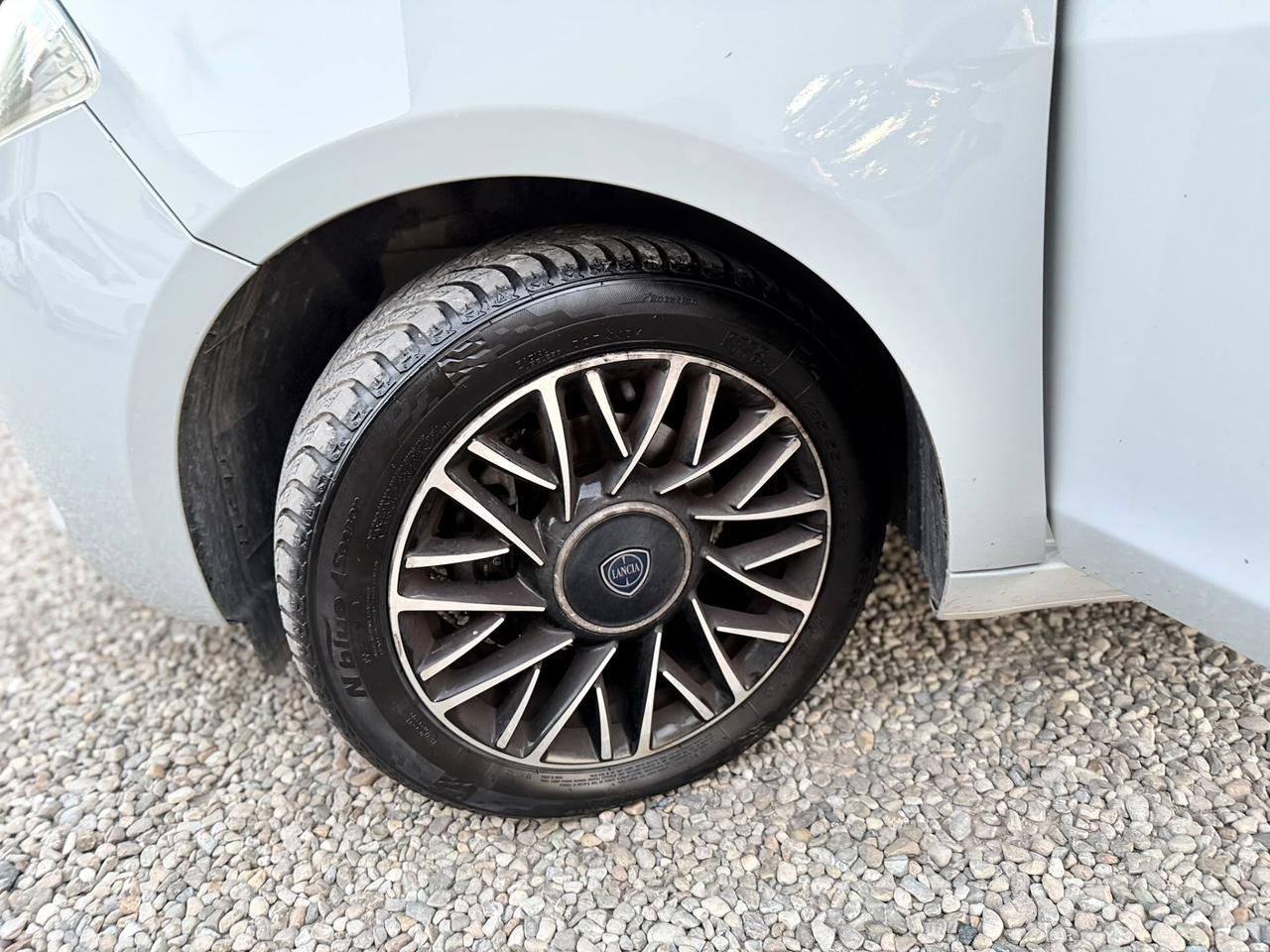Lancia Ypsilon 1.2 69 CV 5 porte GPL Ecochic Gold