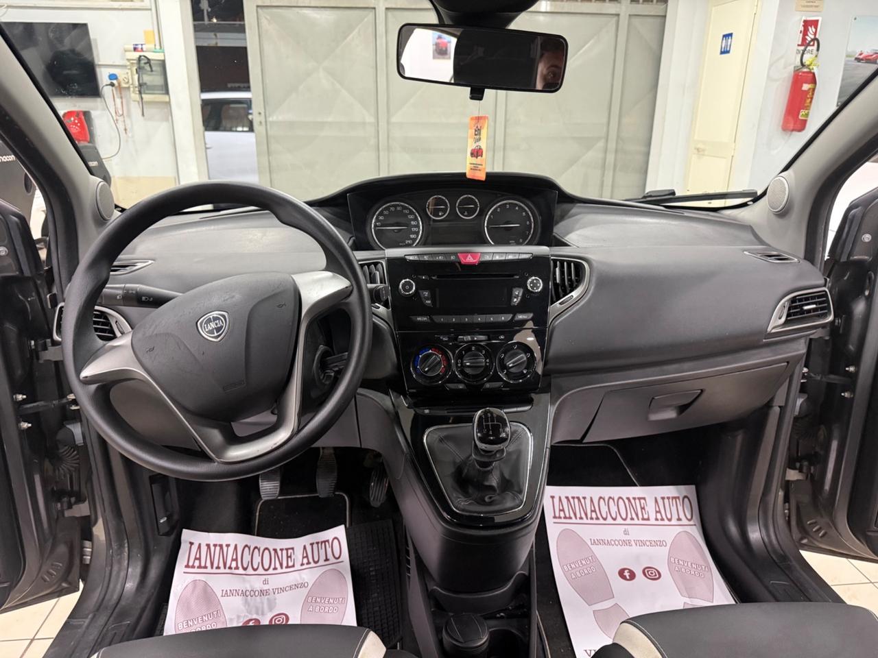 Lancia Ypsilon ecochic gold 2014