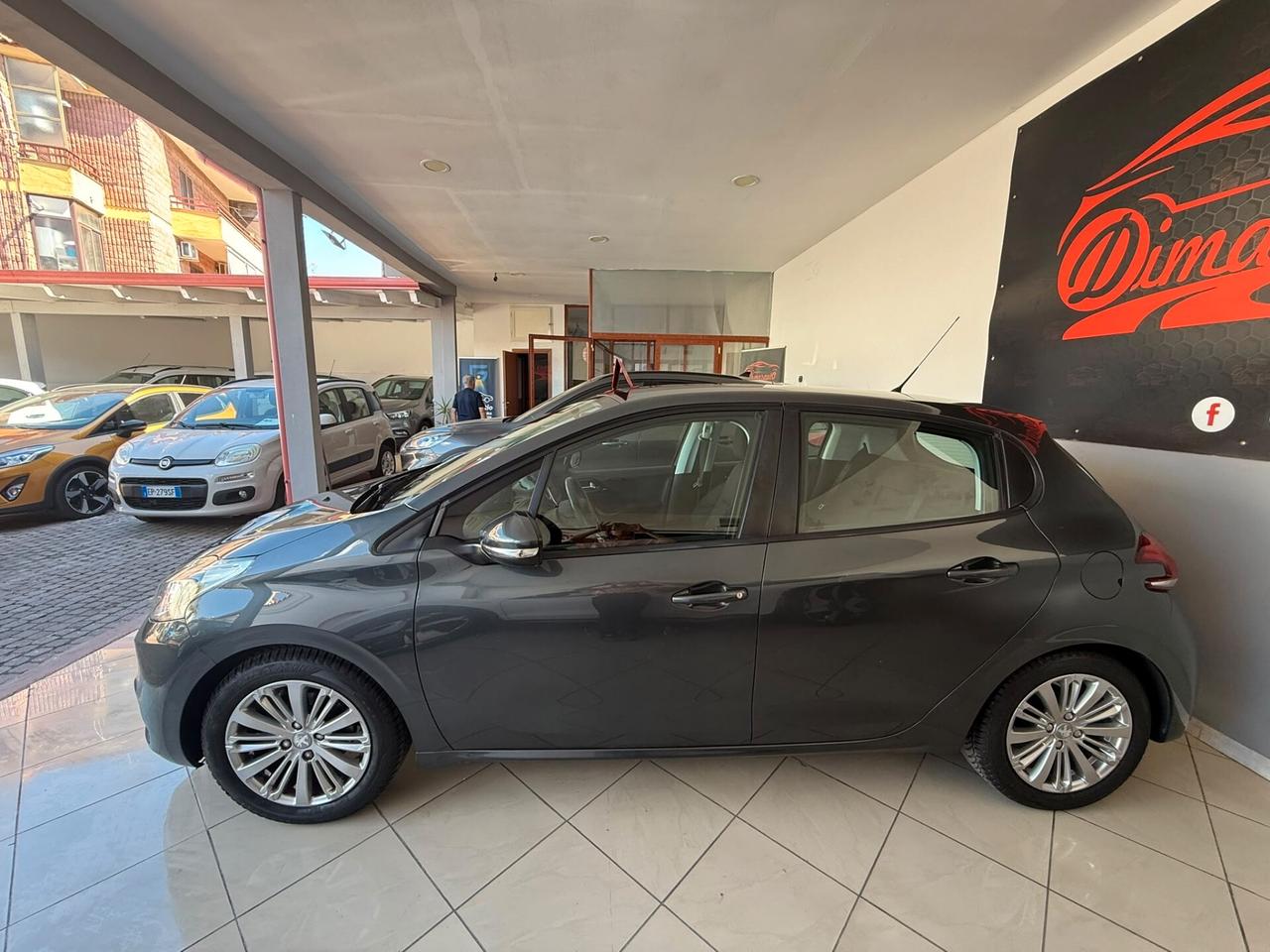 PEUGEOT 208 1.2 BENZINA 114.000 KM 2017