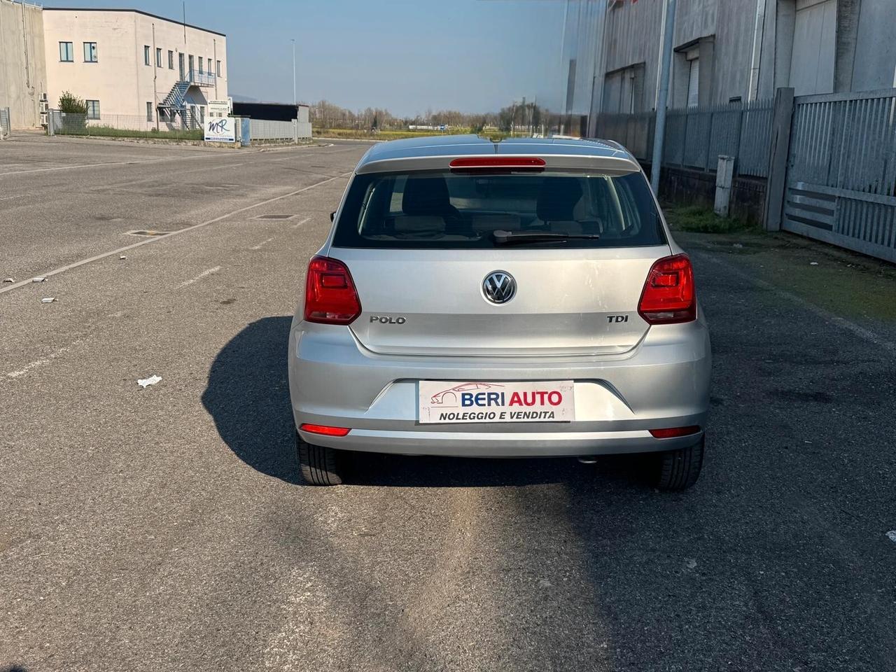 Volkswagen Polo 5 porte adatta neopatentati