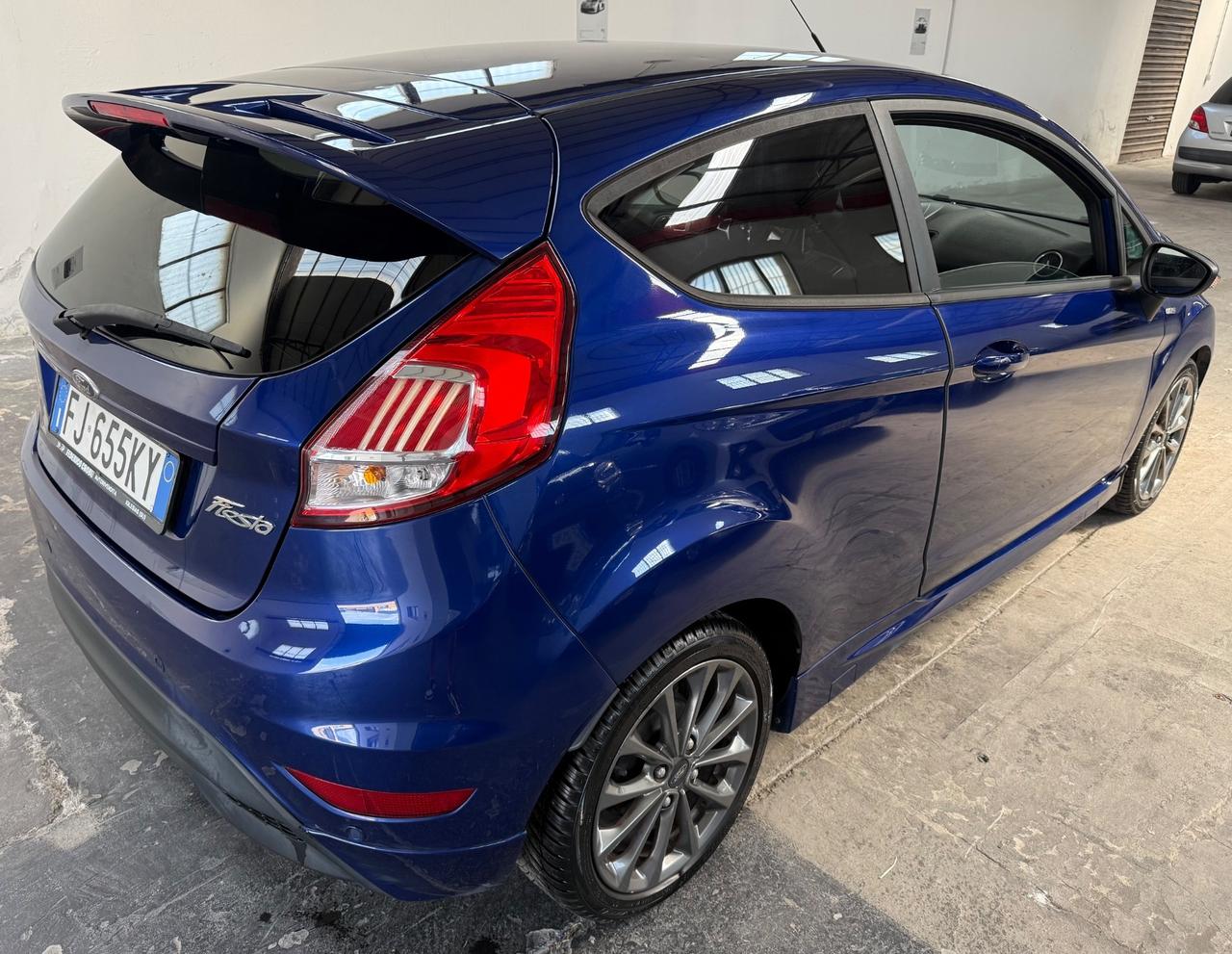 Ford Fiesta 1.5 TDCi 75CV 3 porte ST-Line - 2017