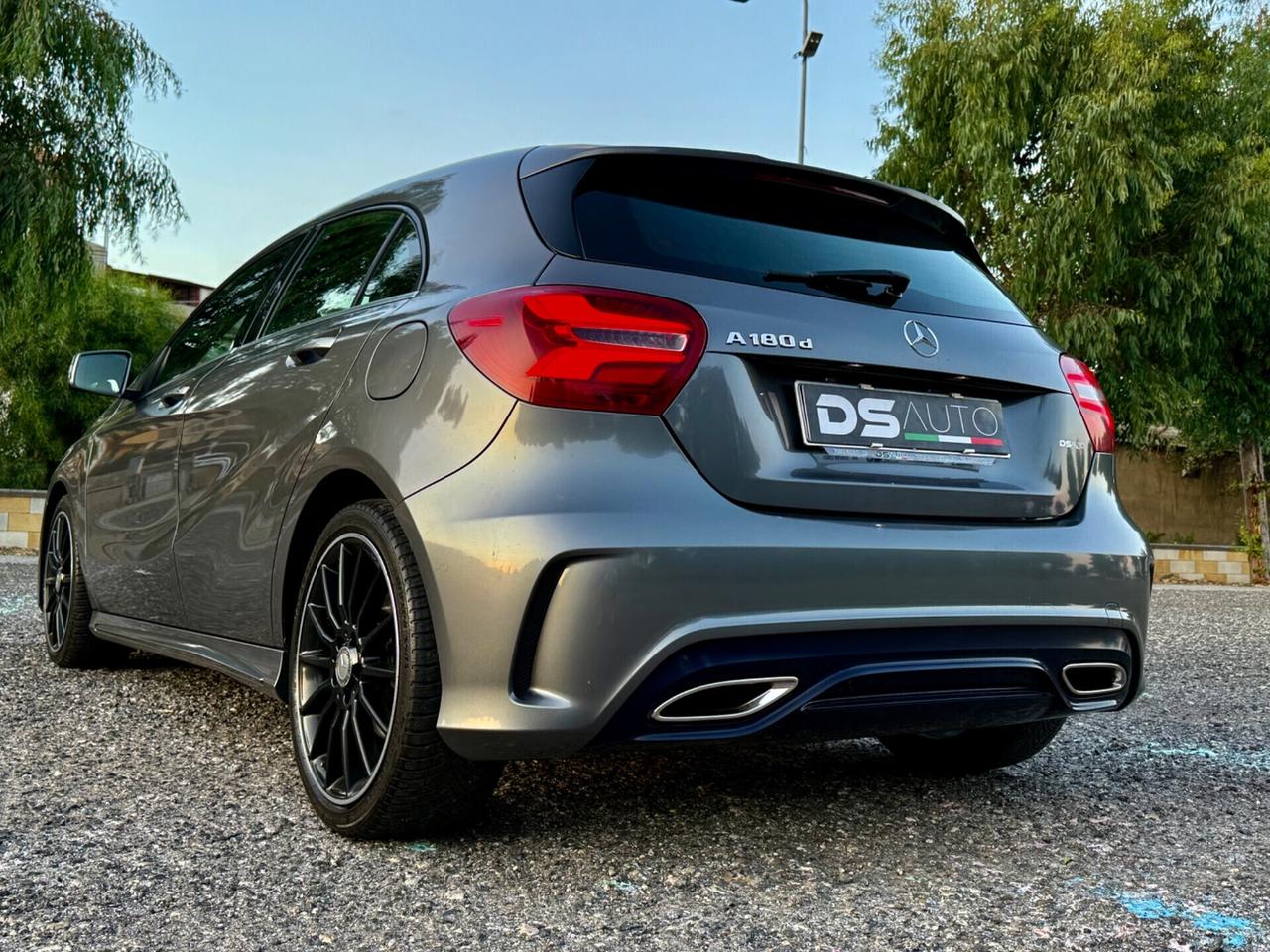 MERCEDES-BENZ A 180 D AUTOMATIC AMG PREMIUM UNI PRO