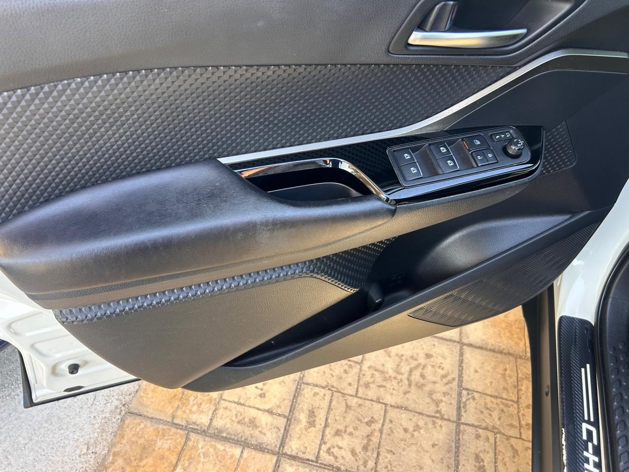 Toyota C-HR 1.8 Hybrid E-CVT Trend