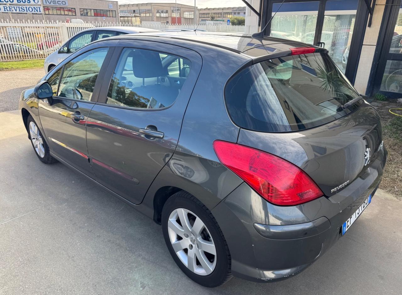 Peugeot 308 1.6 HDi 90CV -151.000 KM