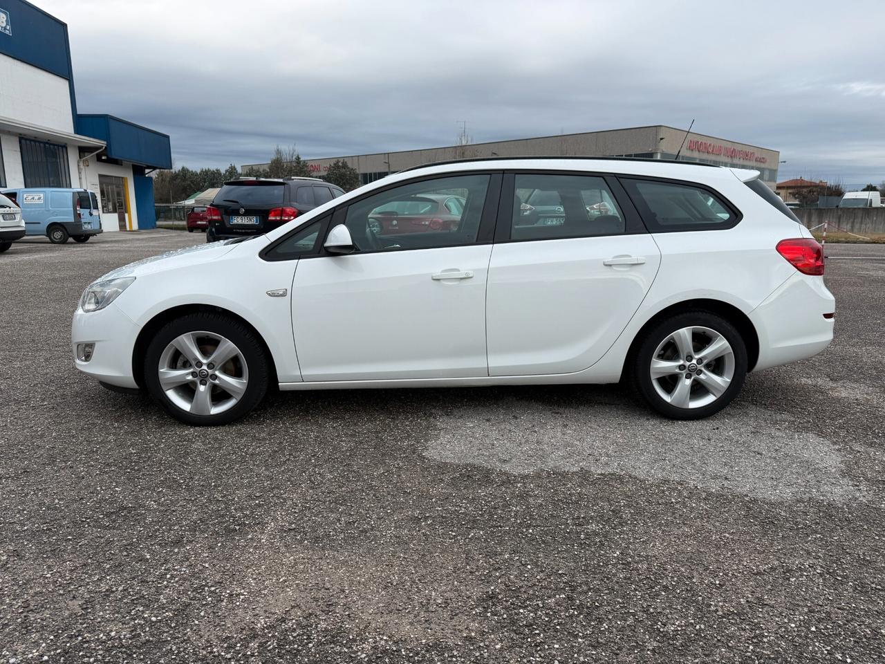 Opel Astra 1.4 Turbo 140CV Sports Tourer GPL Tech Cosmo