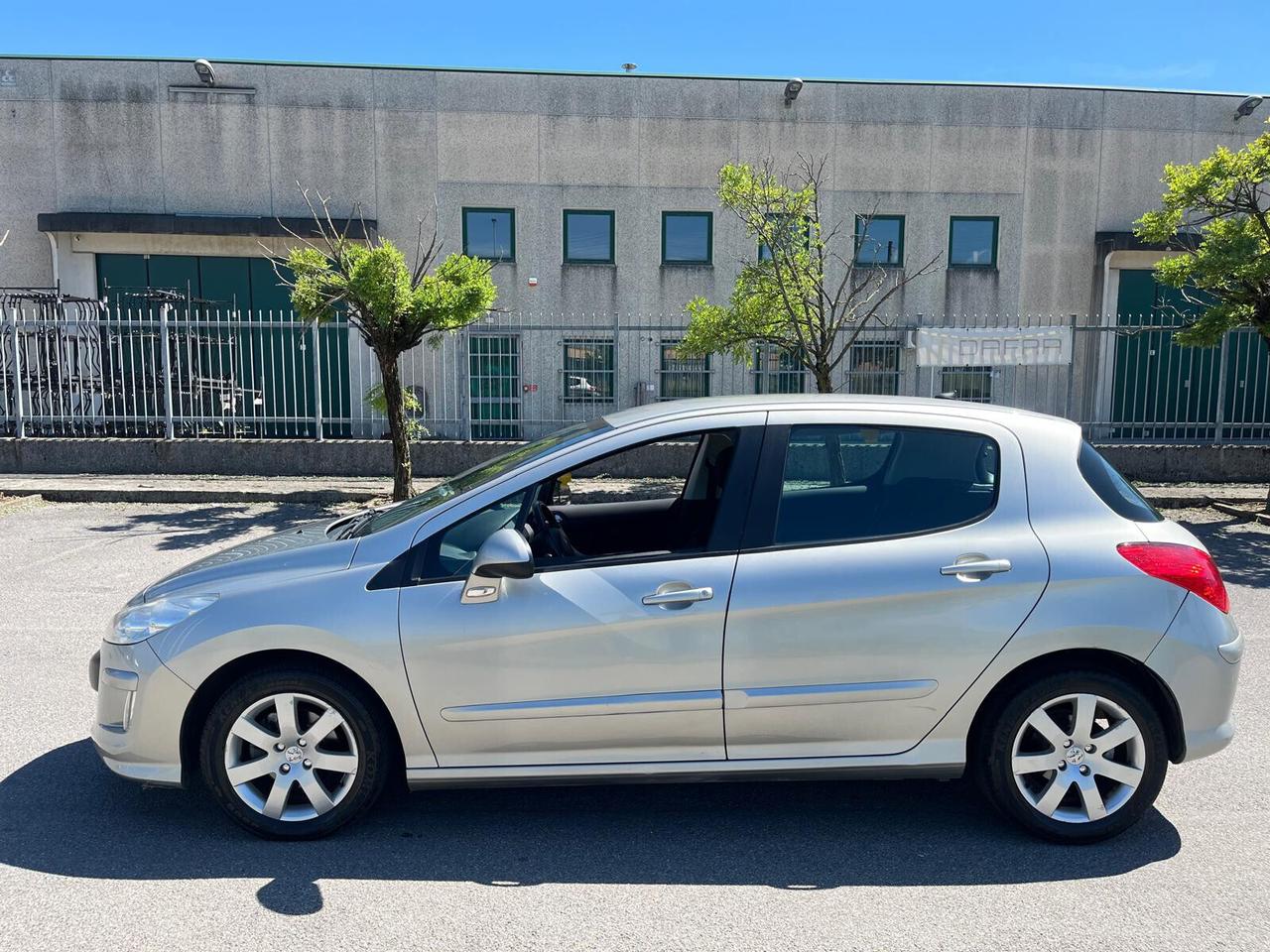 Peugeot 308 1.6 HDi 110CV 5p. Féline (6 Marce)