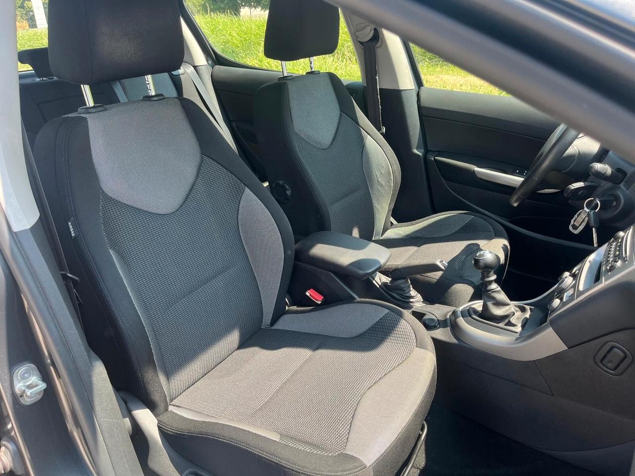 Peugeot 308 1.6 8V e-HDi 112CV