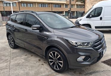 Ford Kuga 2.0 TDCI 120 ST-Line