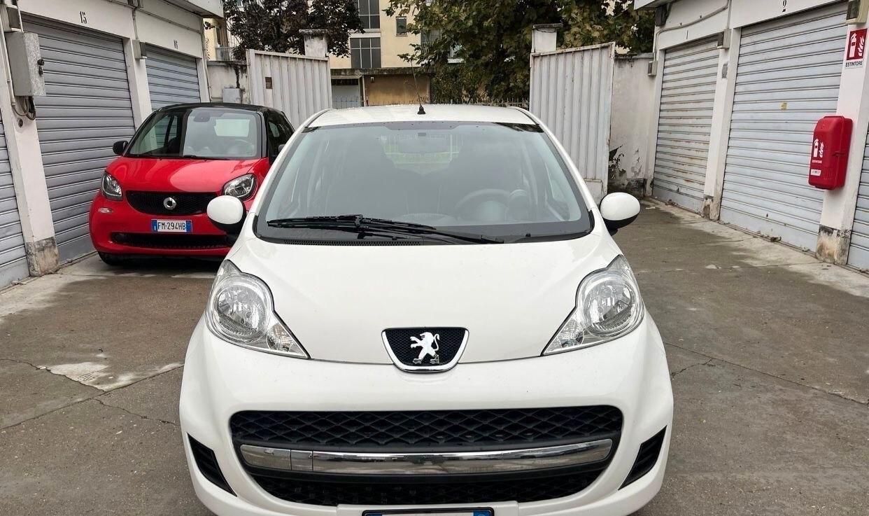 Peugeot 107 1.0 68CV 5p. Plaisir
