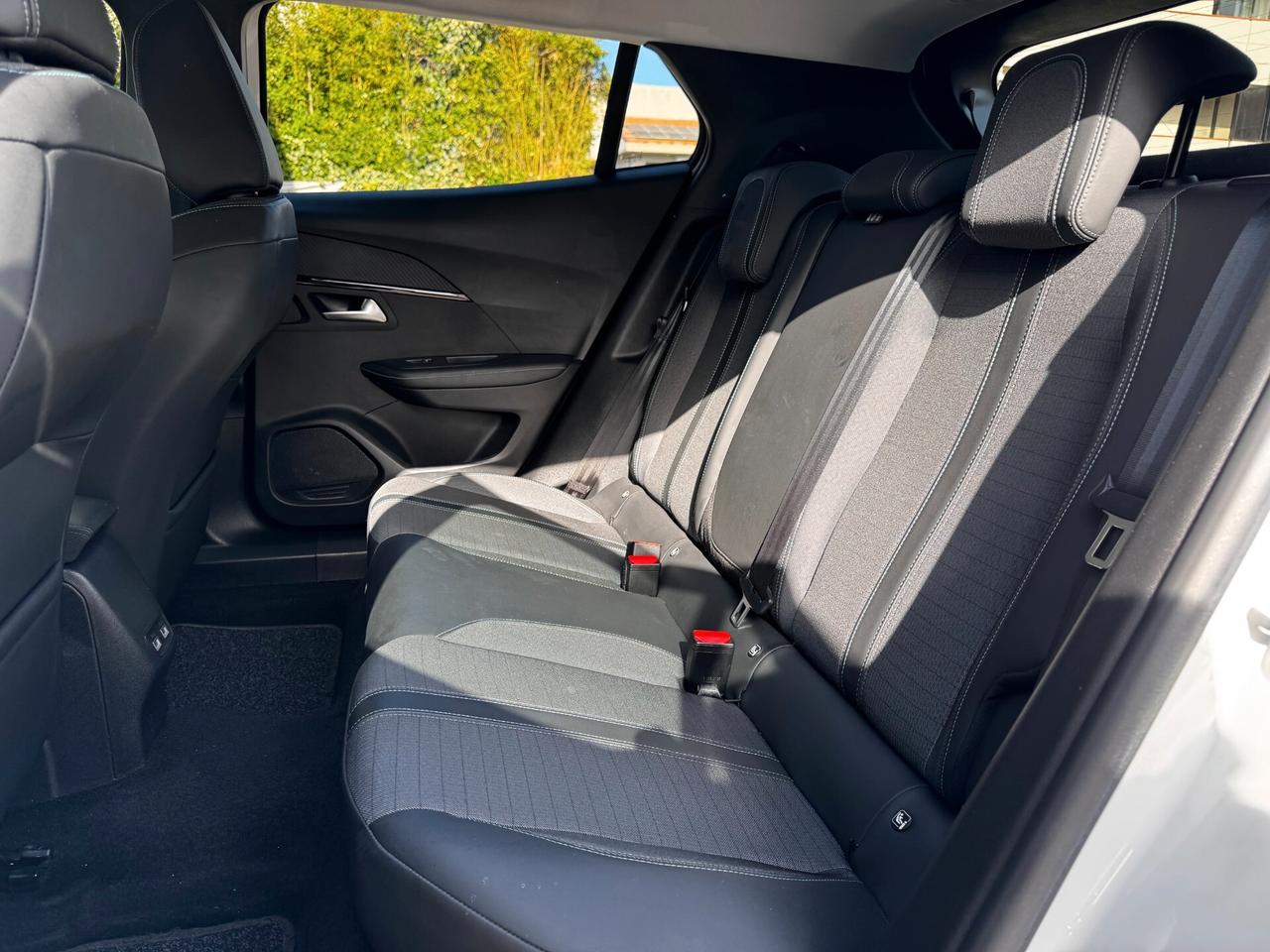 Peugeot 2008 BlueHDi 110 S&S Allure Pack