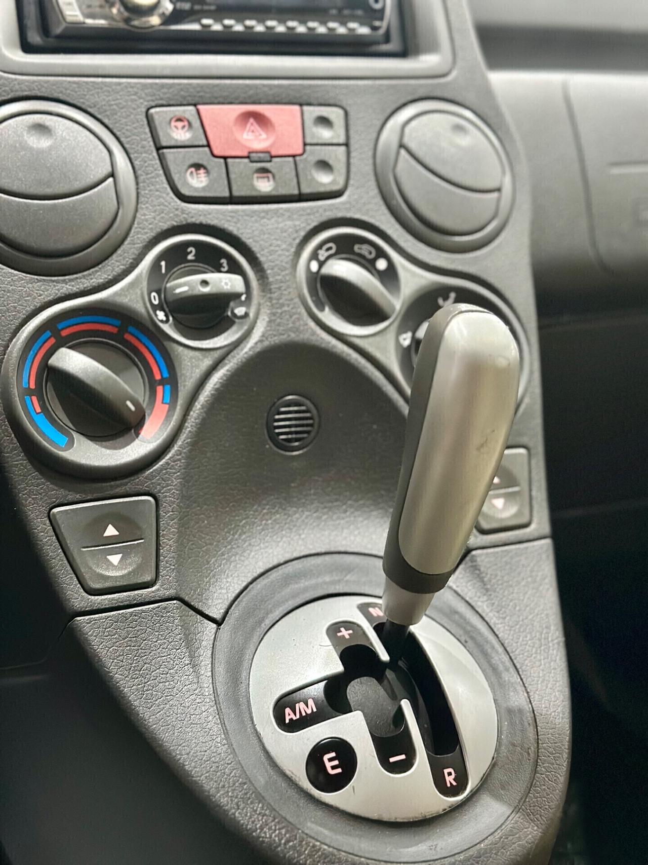 Fiat Panda 1.2 Emotion Dualogic