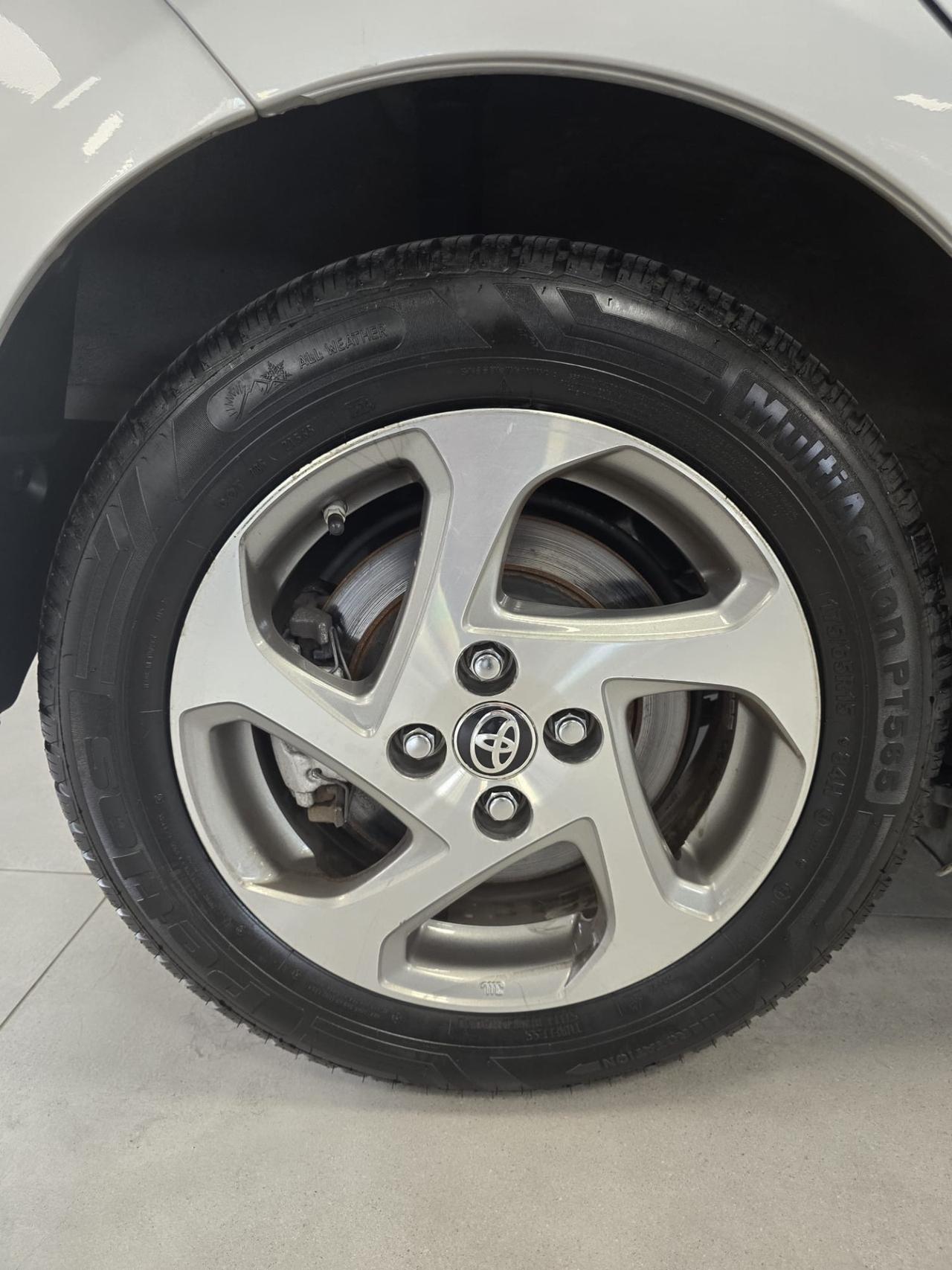 Toyota Yaris 1.5 Hybrid 75cv 2016 km 120000
