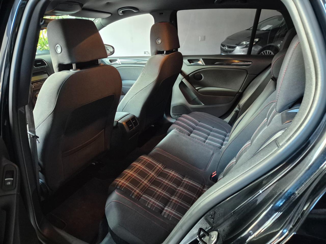 Volkswagen Golf GTI 2.0 TSI 5p.