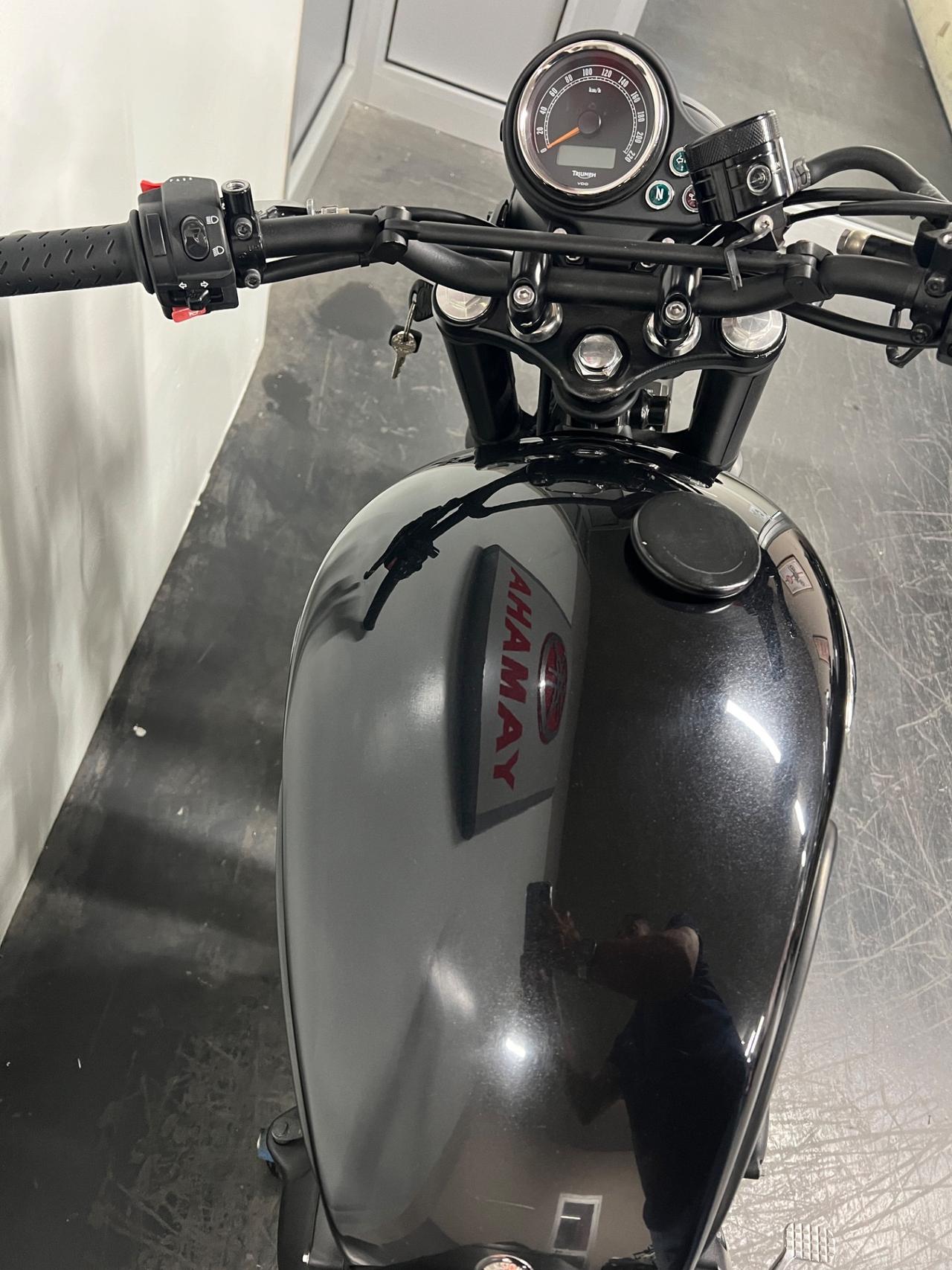 Triumph Bonneville T100