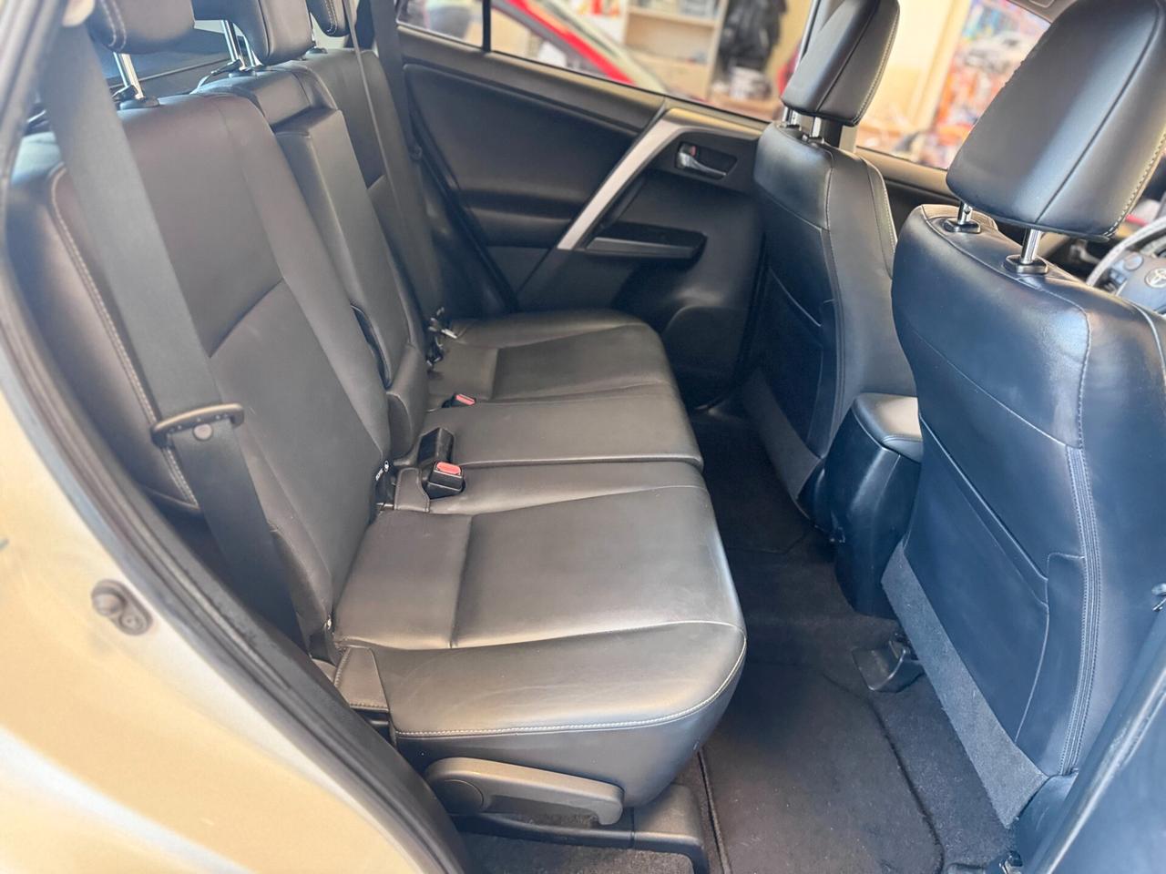 Toyota RAV 4 RAV4 2.0 D-4D 2WD Lounge