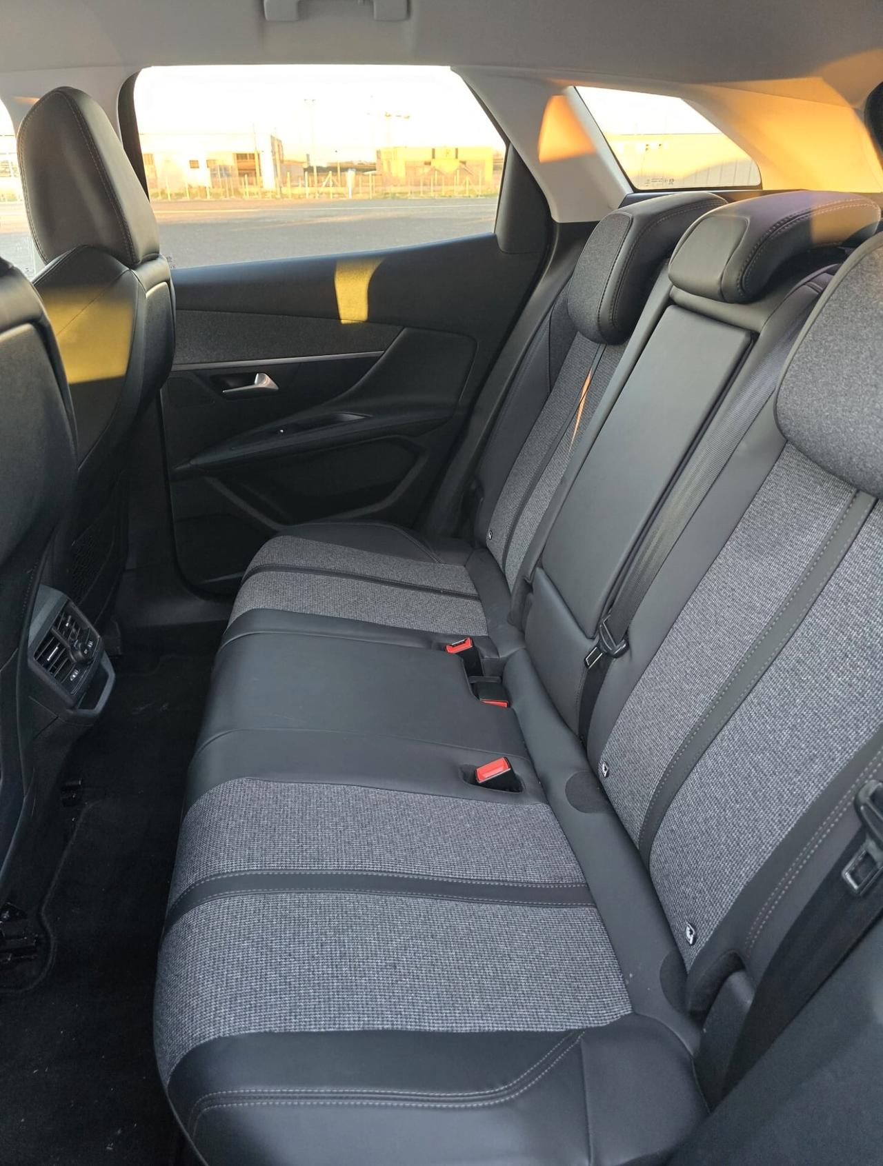 Peugeot 3008 BlueHDi 120 S&S EAT6 Business