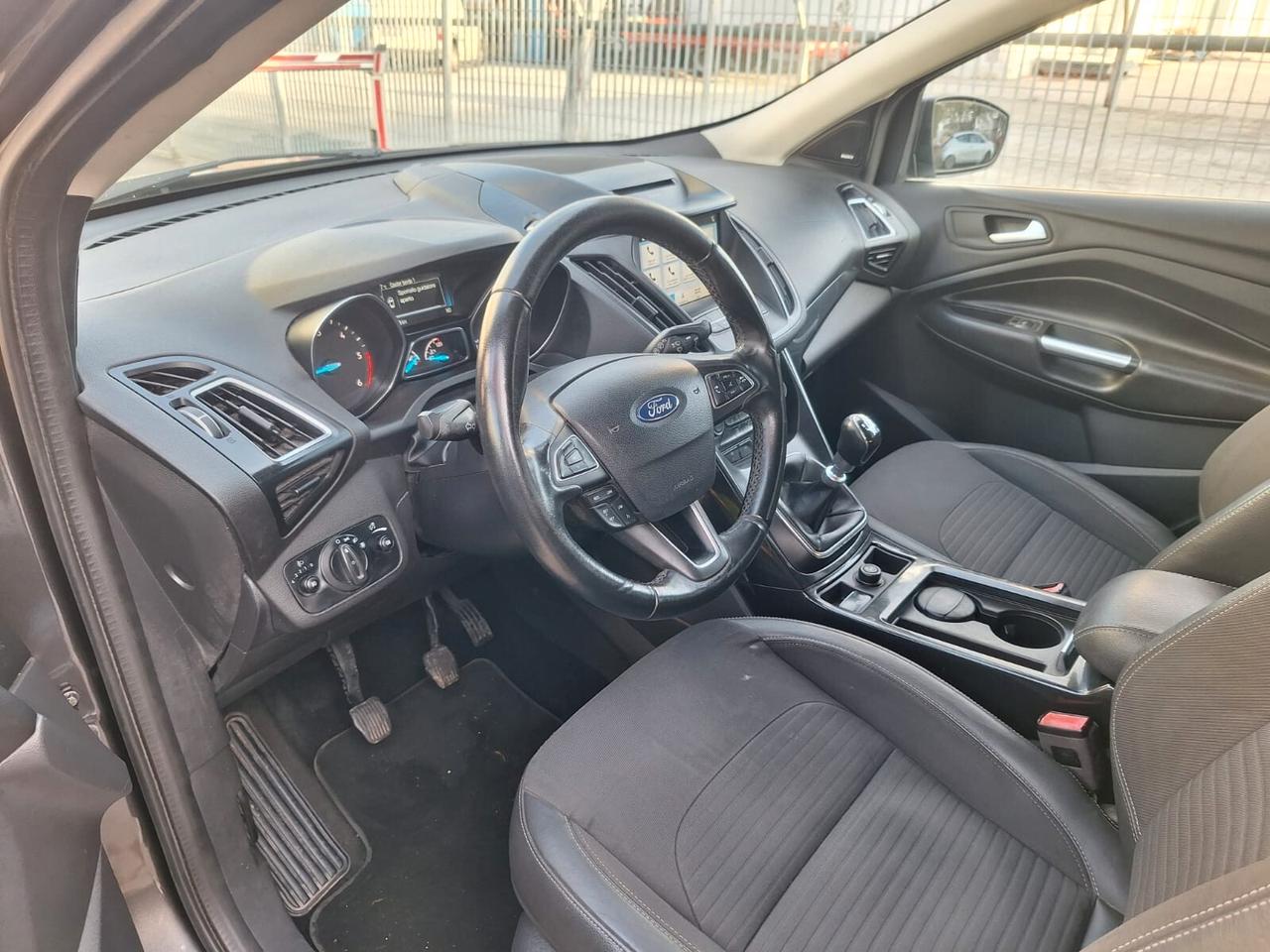 Ford Kuga 1.5 TDCI 120 CV S&S 2WD ST-Line Business