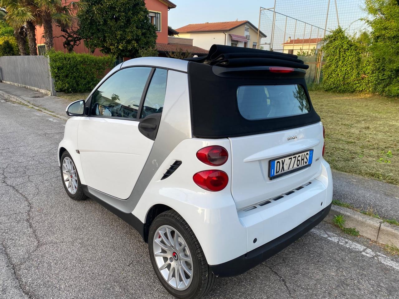 Smart ForTwo 1000 52 kW MHD cabrio pulse