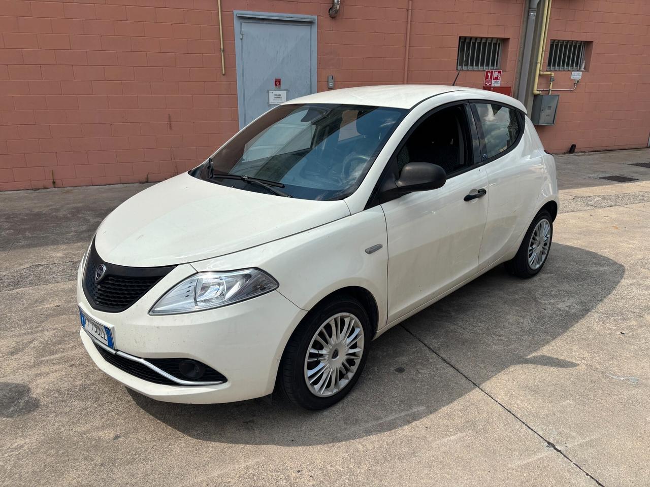 Lancia Ypsilon 1.2 69 CV 5 porte GPL Ecochic Gold