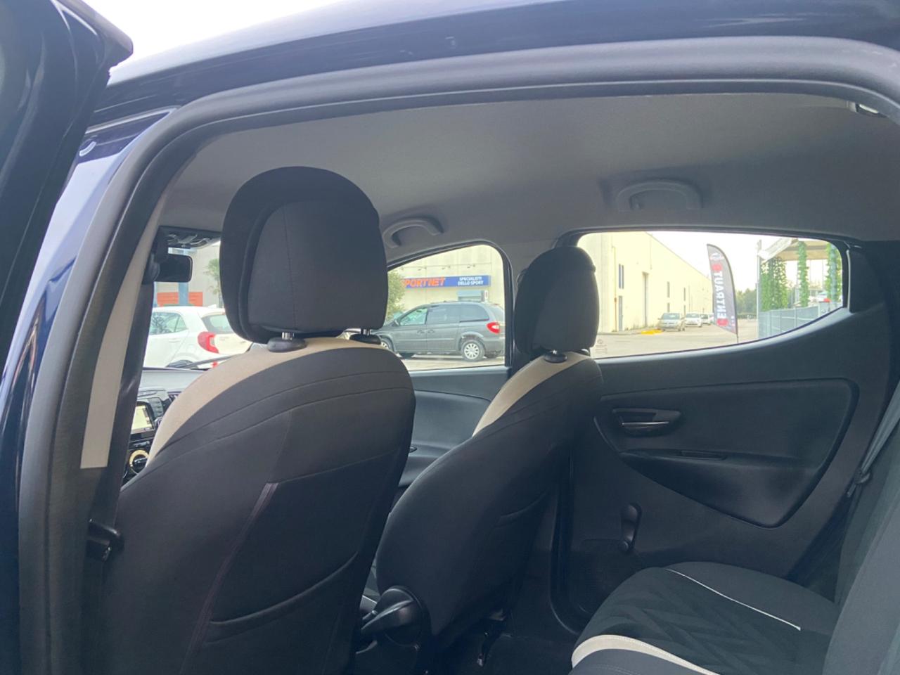 Lancia Ypsilon 0.9 85 CV Metano Platinum garanzia