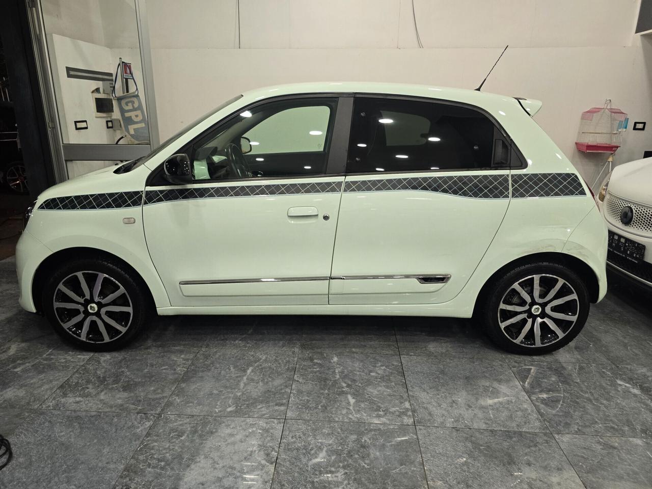 Renault Twingo SCe EDC La Parisienne