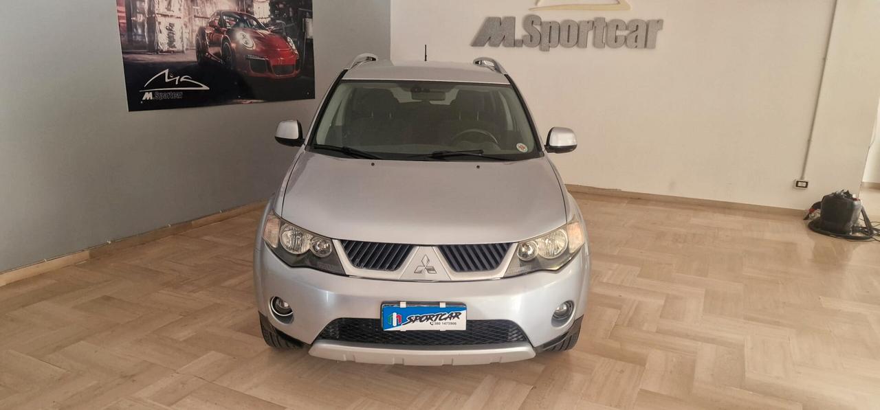 Mitsubishi Outlander 2.2 DI-D Instyle 7 p.ti DPF