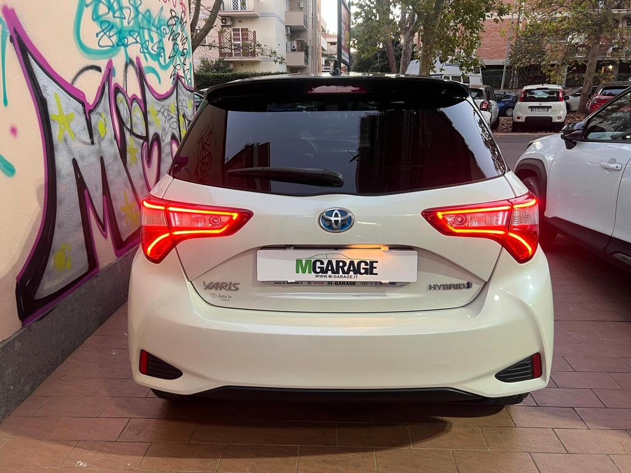 Toyota Yaris 1.5 Hybrid Style / Y20 BITONE