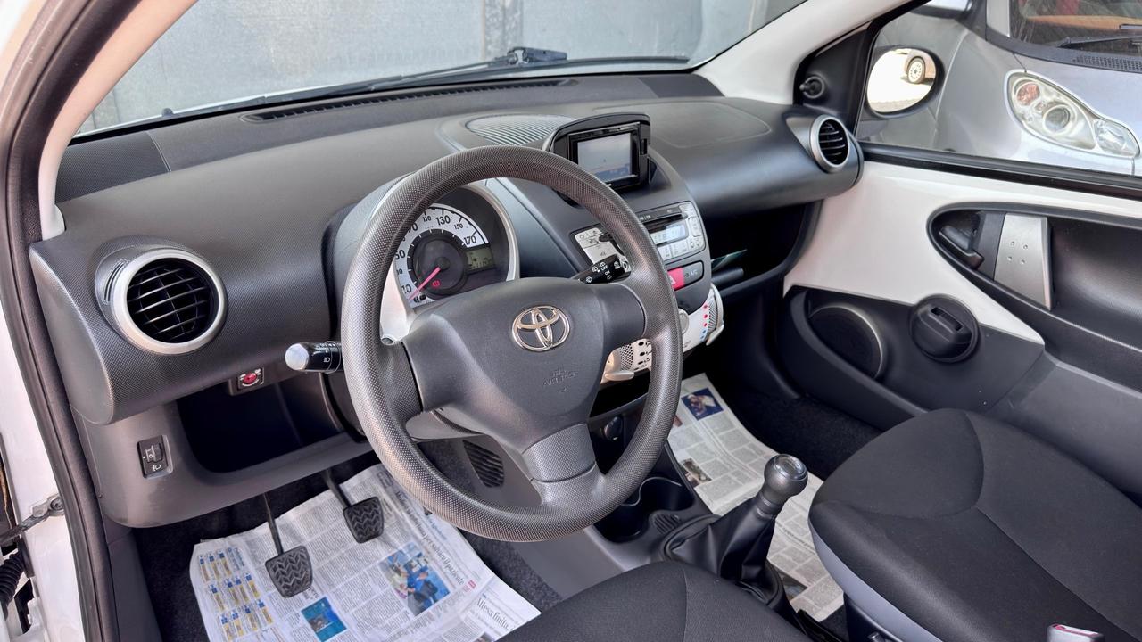 Toyota Aygo 1.0 12V VVT-i 5 porte Active Connect