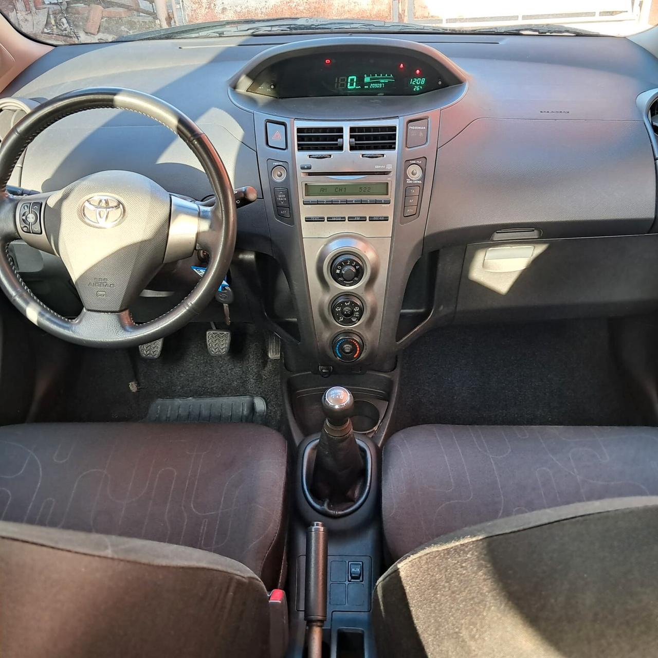 Toyota Yaris 1.0 benz 5 porte Luxury pack neopatentati