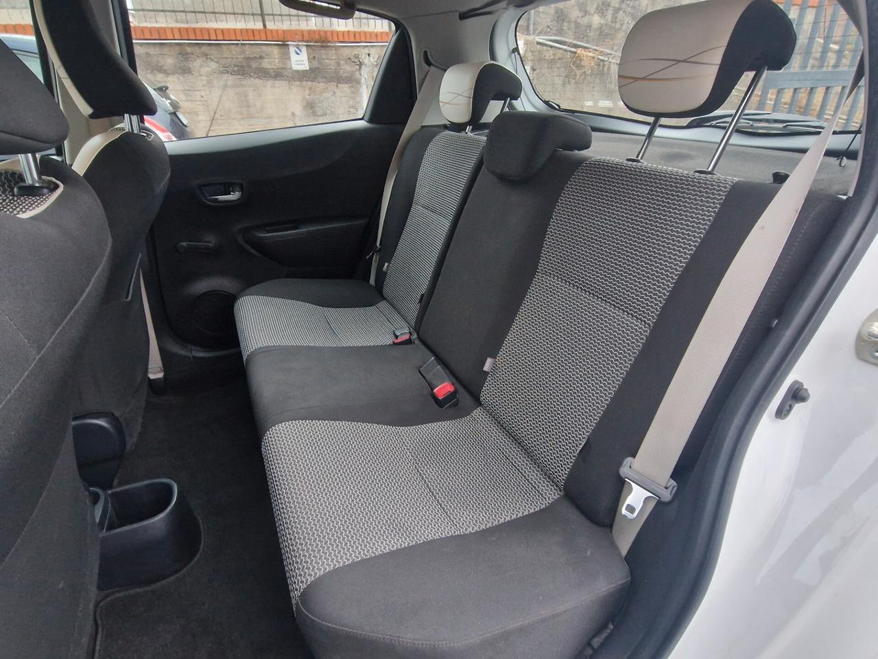 Toyota Yaris 1.4 D-4D 5 porte Lounge