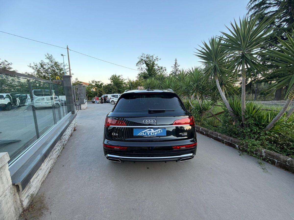 AUDI - Q5 - 40 TDI quattro S tronic S line