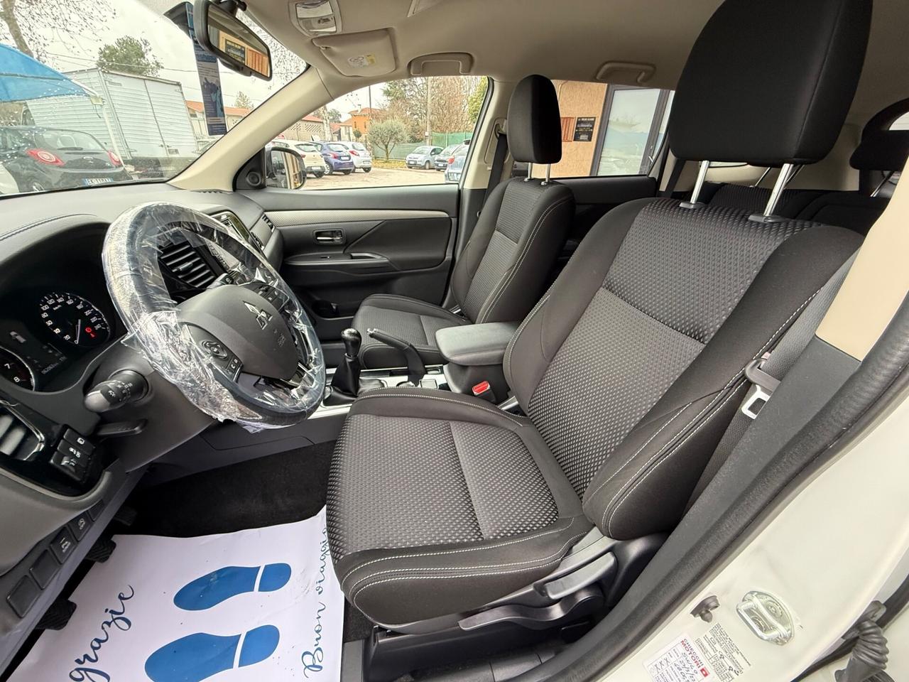 Mitsubishi Outlander 2.0 MIVEC 2WD Intense