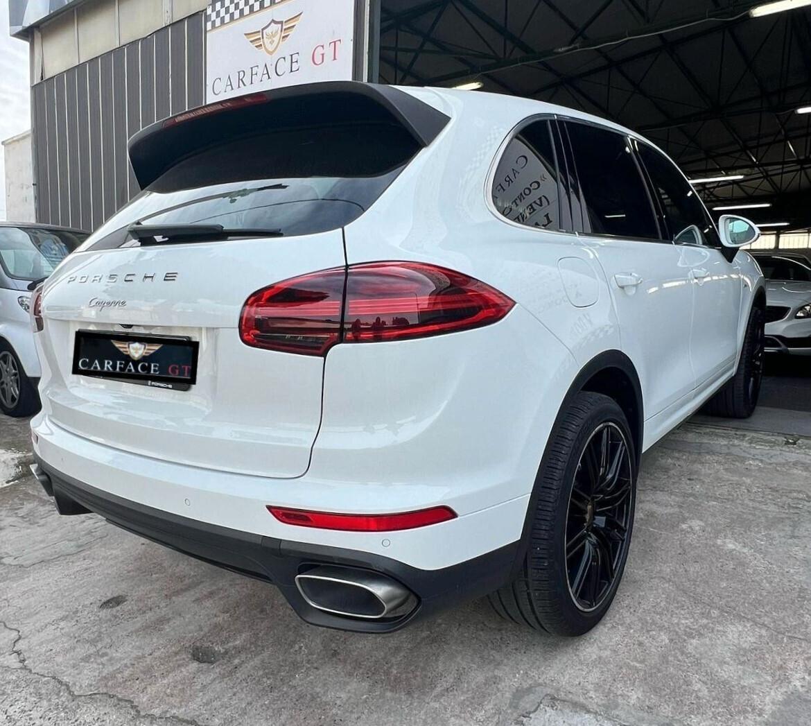 Porsche Cayenne 3.0 Diesel 236CV - 2017