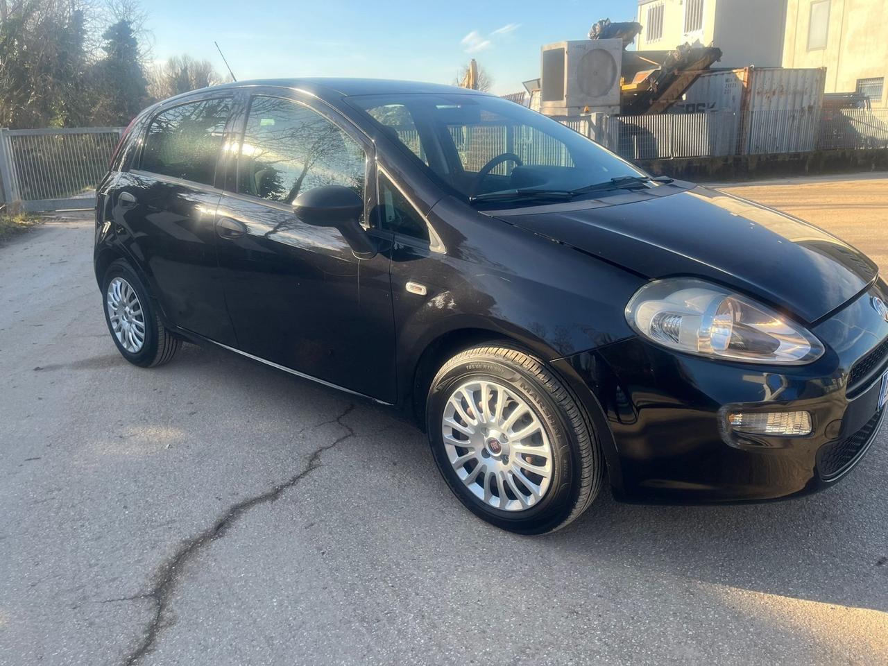 Fiat Punto 1.3 MJT 5 porte anno 2014 per neo pat