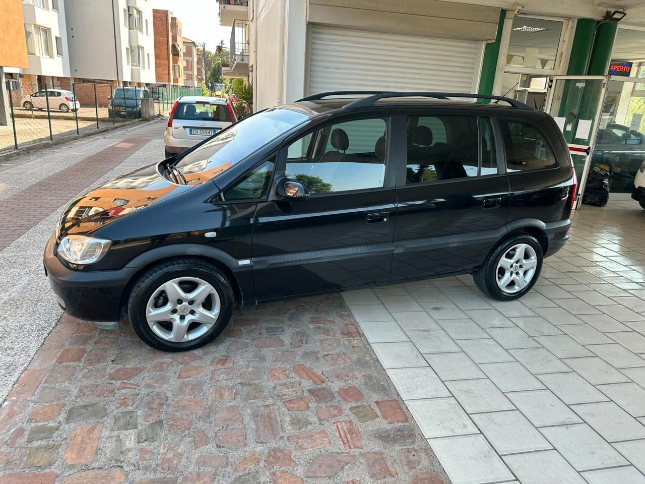Opel Zafira 2.0 DTI 7 POSTI (12 RATE)