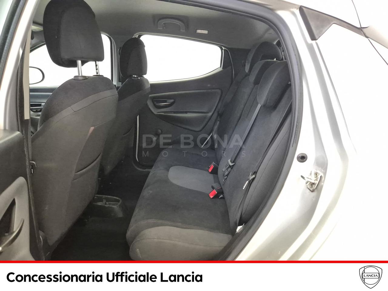 Lancia Ypsilon 1.2 8v silver c/clima 69cv