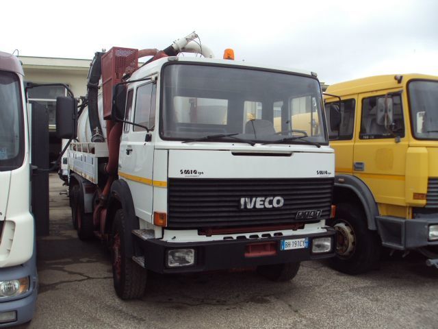 Iveco LKW/TRUCKS 330.35 AUTOSPURGO MORO