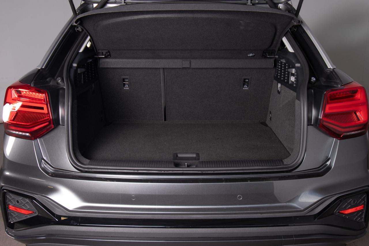 Audi Q2 35 Tfsi S-tronic S Line Identity Black Matrix