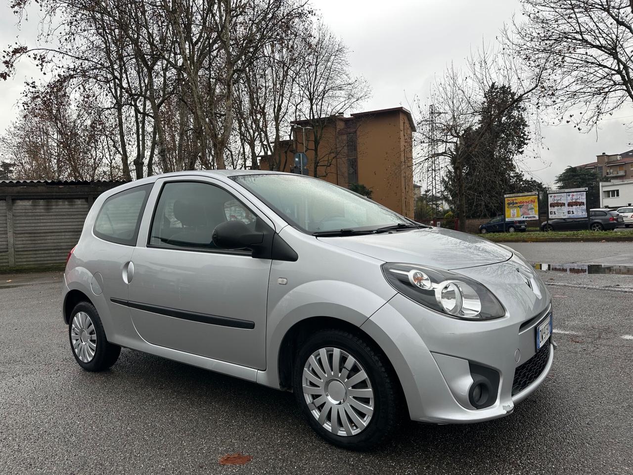 Renault Twingo 1.2 BENZ - NEOPATENTATI