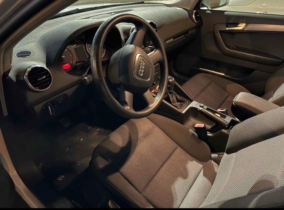 Audi A3 1.6 TDI 105 CV CR Ambiente